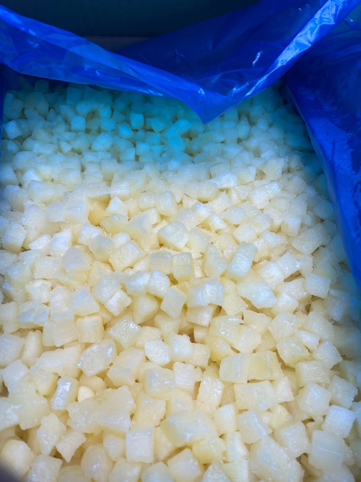 Frozen apple cubes 250 grams UTA K9