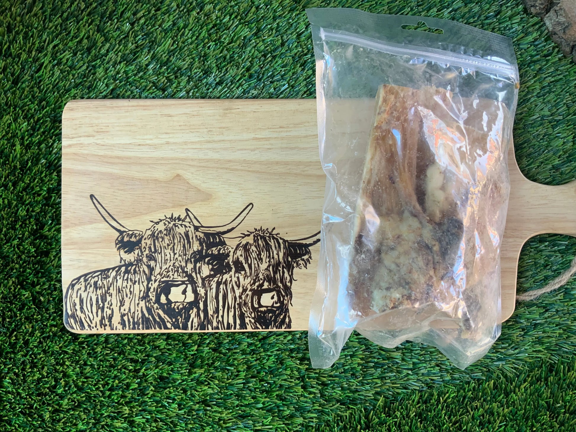 Beef tendon chunks (250 gram bags) UTA K9